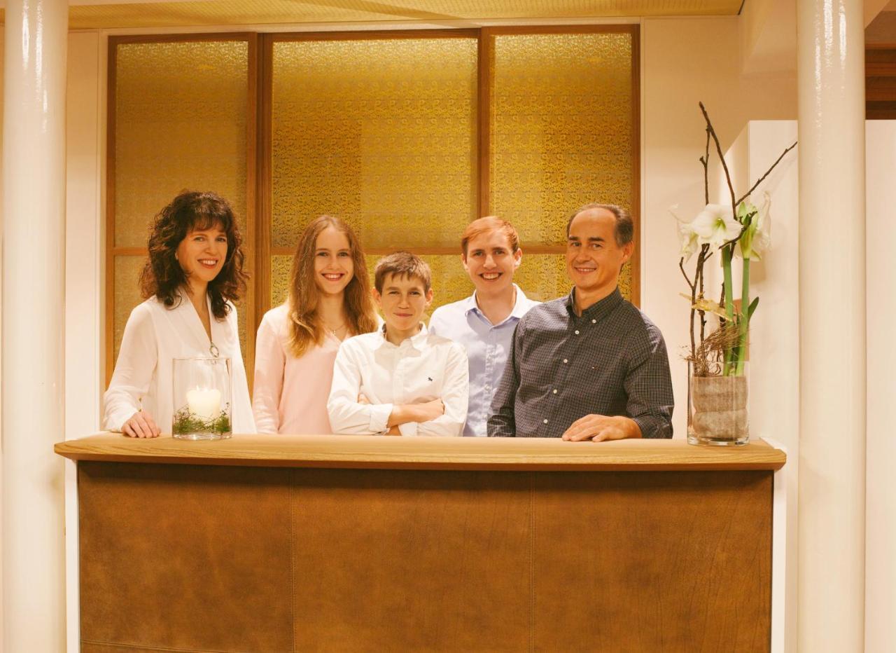 Hotel Gasthof Kreuz Sonntag Eksteriør billede